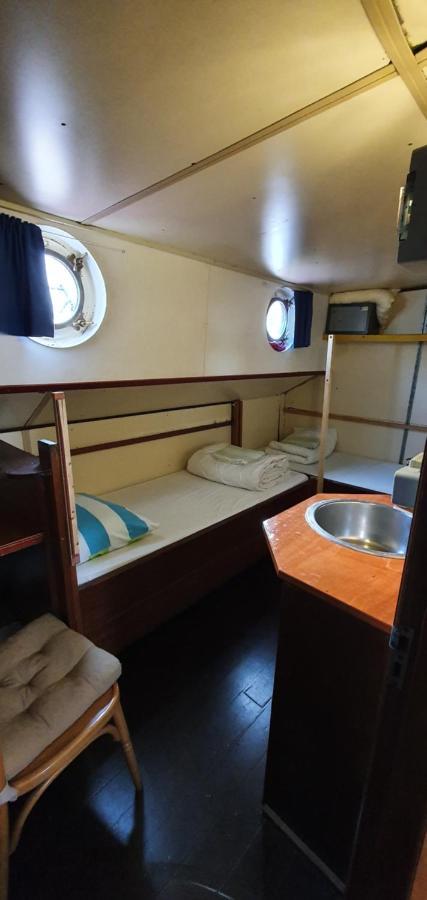 Intersail Hostel - Avontuur อัมสเตอร์ดัม ภายนอก รูปภาพ