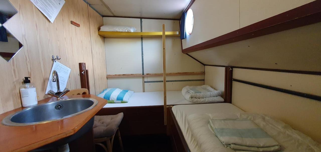 Intersail Hostel - Avontuur อัมสเตอร์ดัม ภายนอก รูปภาพ