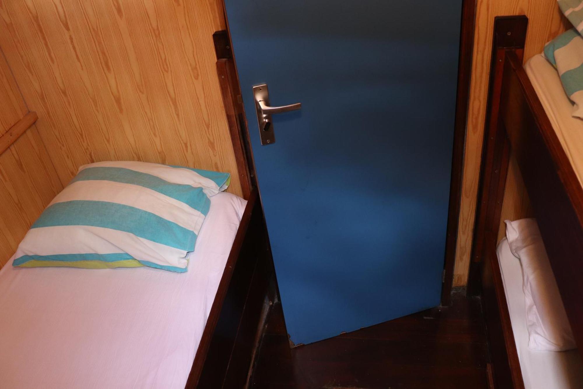 Intersail Hostel - Avontuur อัมสเตอร์ดัม ภายนอก รูปภาพ