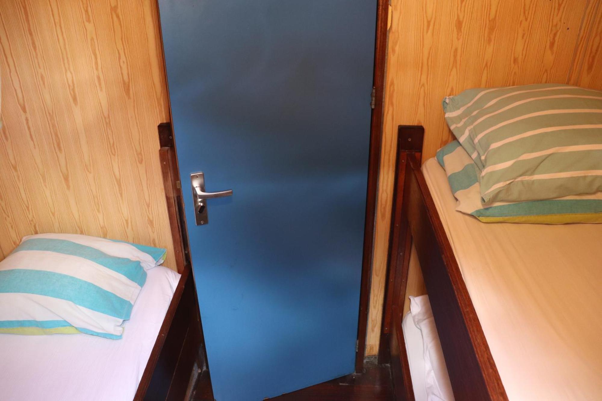 Intersail Hostel - Avontuur อัมสเตอร์ดัม ภายนอก รูปภาพ