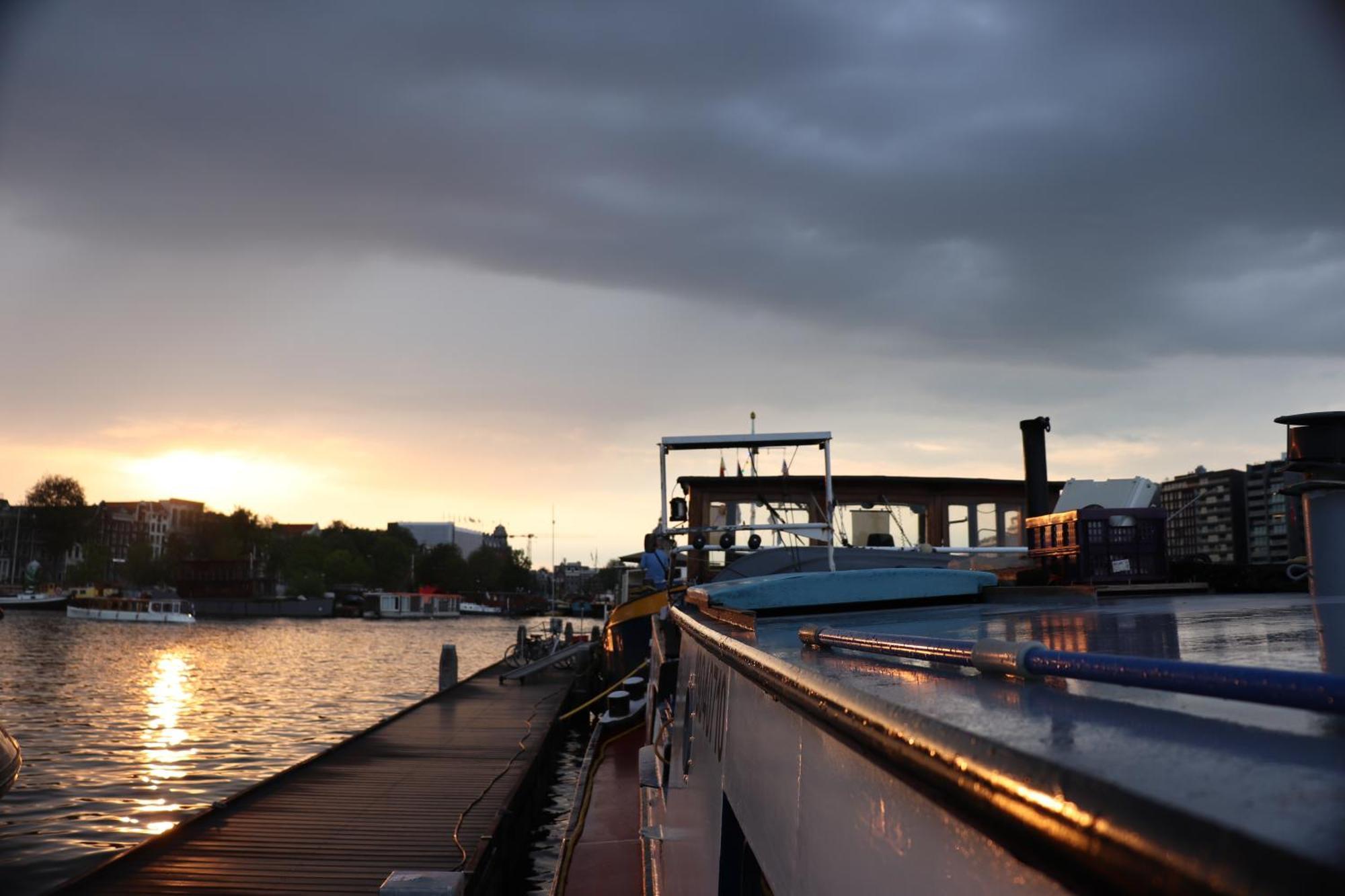 Intersail Hostel - Avontuur อัมสเตอร์ดัม ภายนอก รูปภาพ