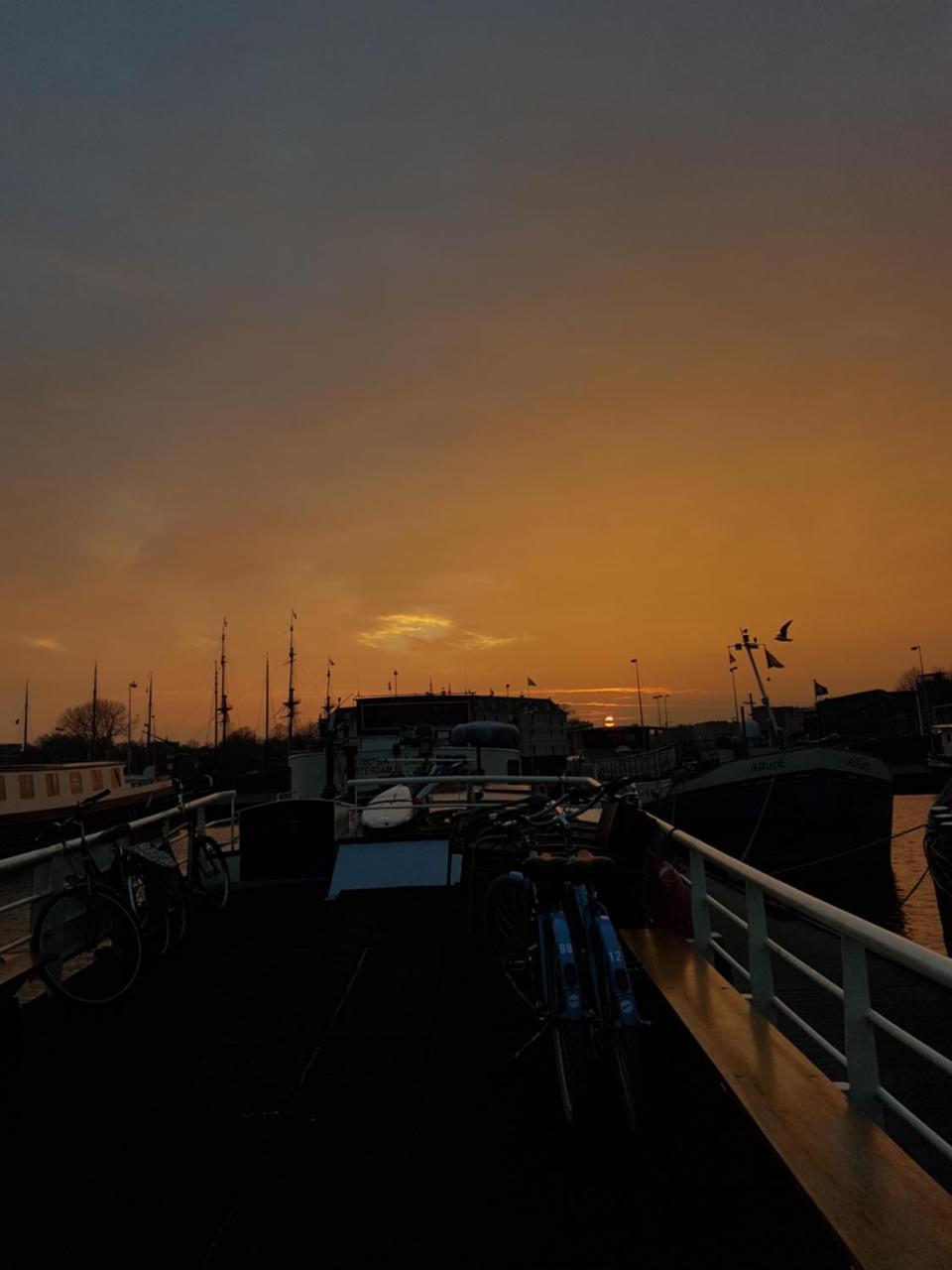 Intersail Hostel - Avontuur อัมสเตอร์ดัม ภายนอก รูปภาพ