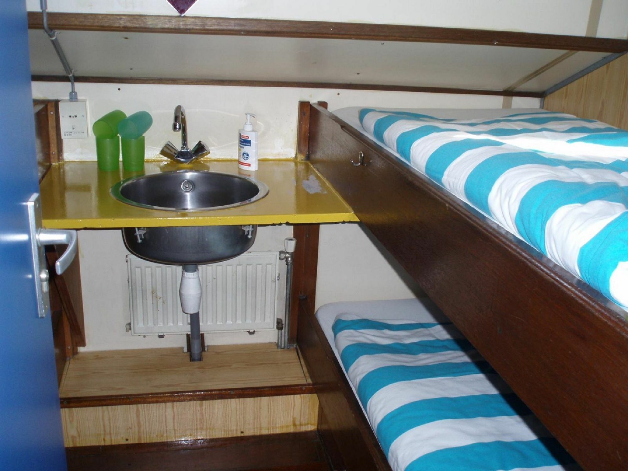Intersail Hostel - Avontuur อัมสเตอร์ดัม ภายนอก รูปภาพ