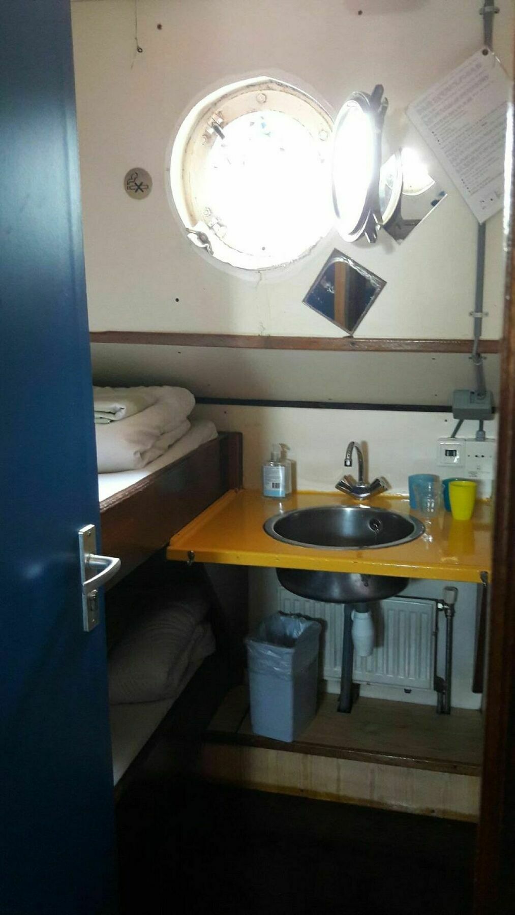 Intersail Hostel - Avontuur อัมสเตอร์ดัม ภายนอก รูปภาพ